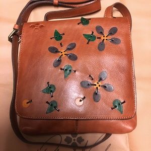 NWOT. Patricia Nash Granada Crossbody